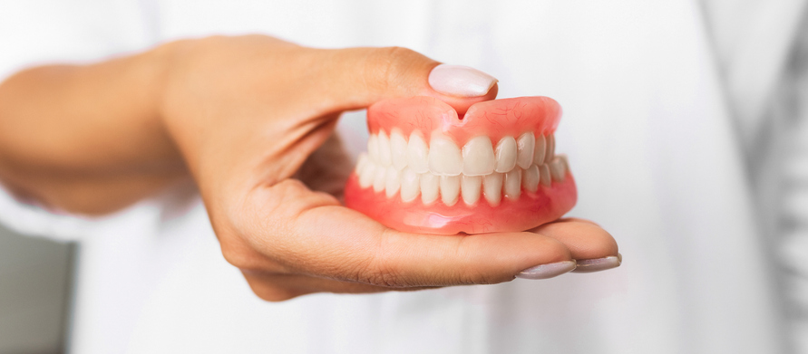 Featured image for Choosing the Right Style and Shade of Denture